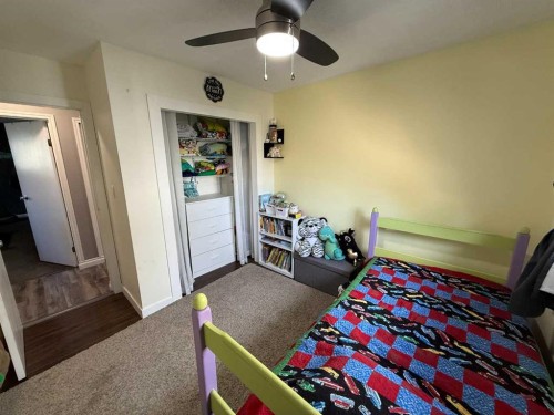 429 Collinge Road, Hinton, AB - Indoor Photo Showing Bedroom