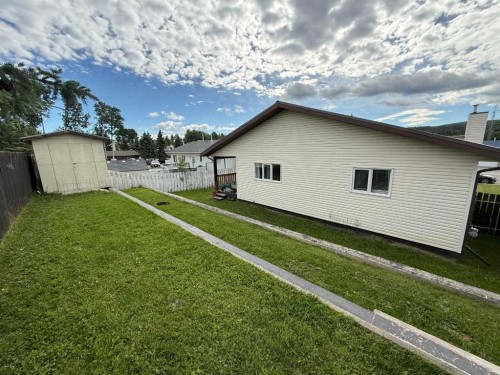 429 Collinge Road, Hinton, AB - Outdoor