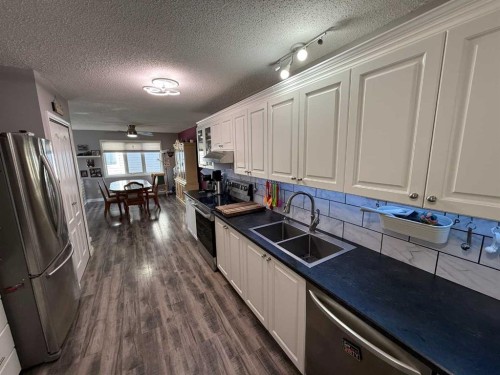 429 Collinge Road, Hinton, AB - Indoor Photo Showing Kitchen With Double Sink