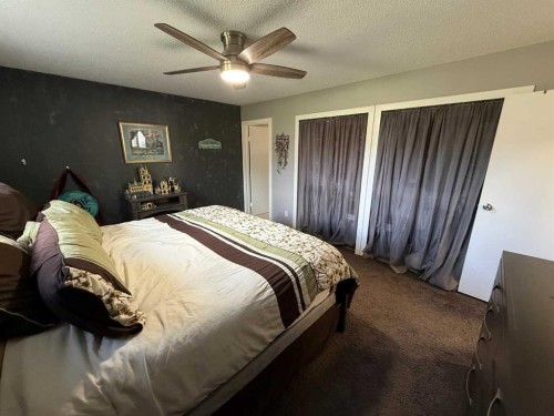 429 Collinge Road, Hinton, AB - Indoor Photo Showing Bedroom