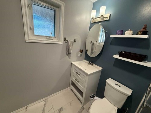 429 Collinge Road, Hinton, AB - Indoor Photo Showing Bathroom