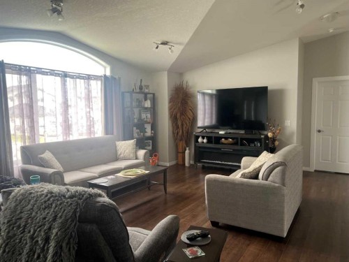 807 8A Street, Fox Creek, AB 