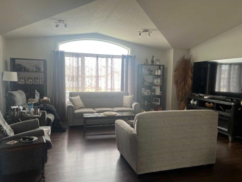 807 8A Street, Fox Creek, AB 