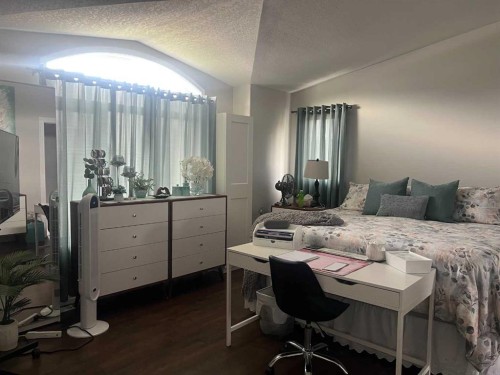 807 8A Street, Fox Creek, AB 