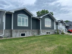 807 8A Street Fox Creek, AB T0H 1P0
