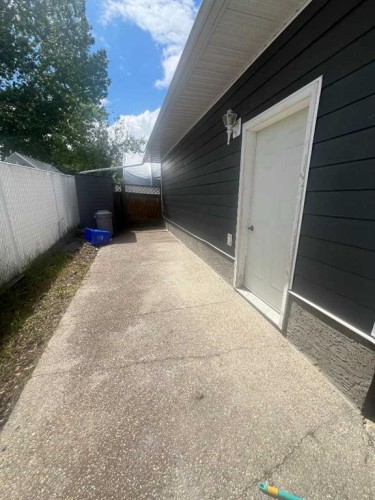 807 8A Street, Fox Creek, AB 