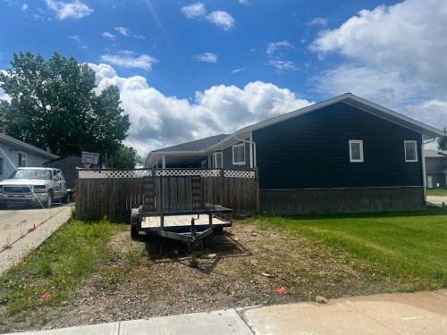 807 8A Street, Fox Creek, AB 