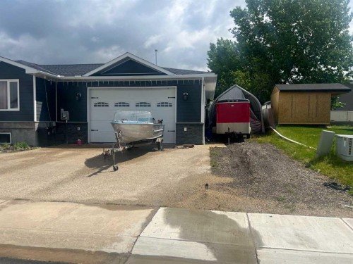 807 8A Street, Fox Creek, AB 