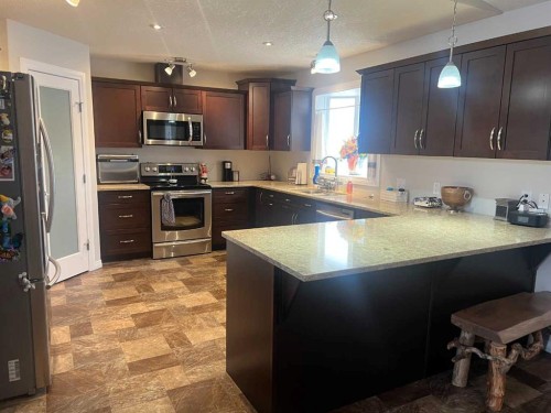 807 8A Street, Fox Creek, AB 