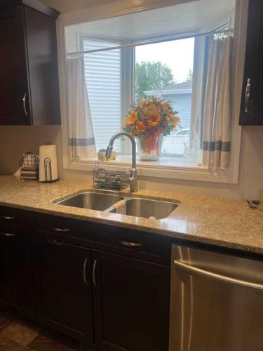 807 8A Street, Fox Creek, AB 