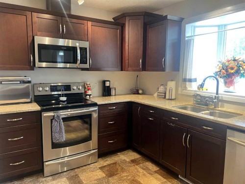 807 8A Street, Fox Creek, AB 
