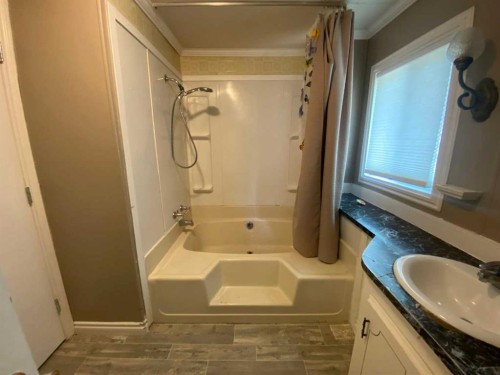 70-810 56 Street, Edson, AB 
