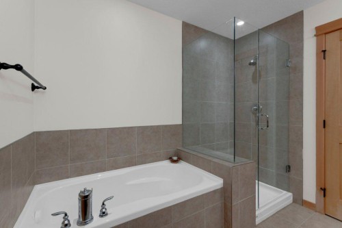5102-101E Stewart Creek Landing, Canmore, AB - Indoor Photo Showing Bathroom