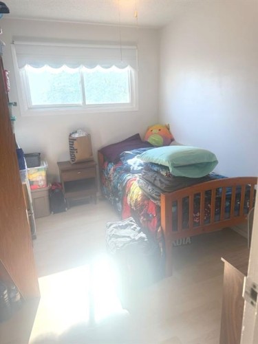 38 Kimzey Crossing, Whitecourt, AB - Indoor Photo Showing Bedroom