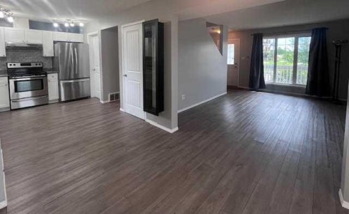132 Maurer Drive, Hinton, AB 
