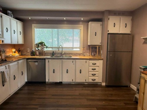 107-810 56, Edson, AB 