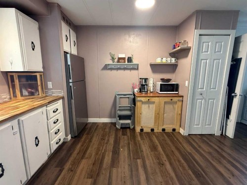 107-810 56, Edson, AB 