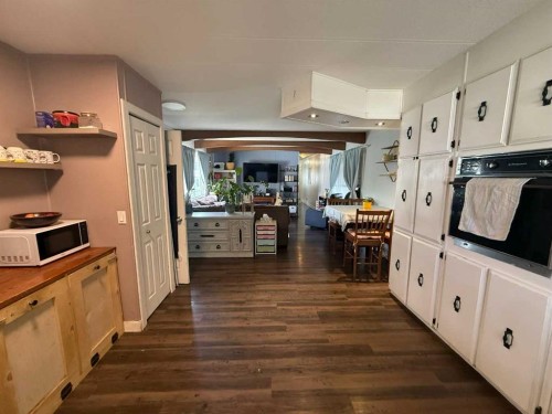 107-810 56, Edson, AB 