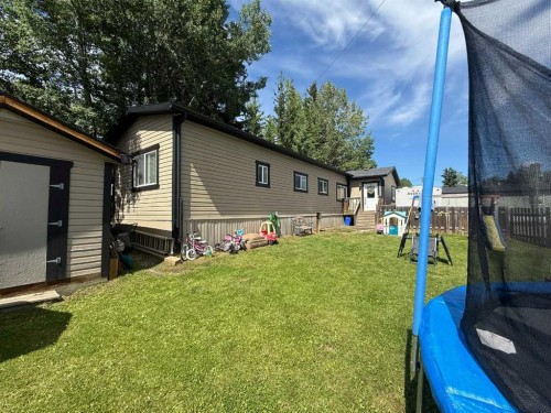 107-810 56, Edson, AB 