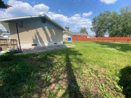123 Bliss Avenue, Hinton, AB 