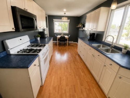 123 Bliss Avenue, Hinton, AB 