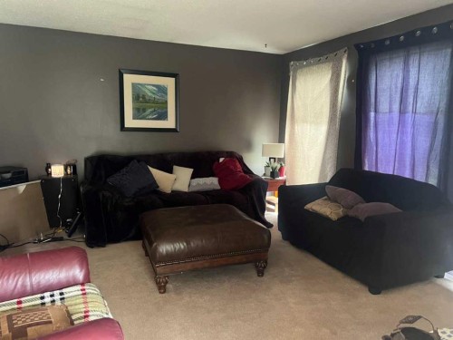 806 7 A Street, Fox Creek, AB 