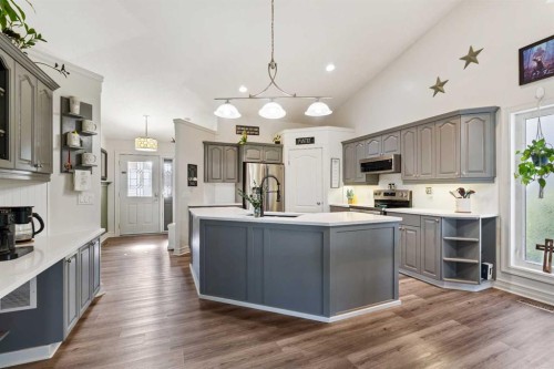 6 Park Circle, Whitecourt, AB - Indoor Photo Showing Kitchen With Upgraded Kitchen