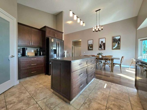 409 13 Street Se, Slave Lake, AB - Indoor Photo Showing Kitchen
