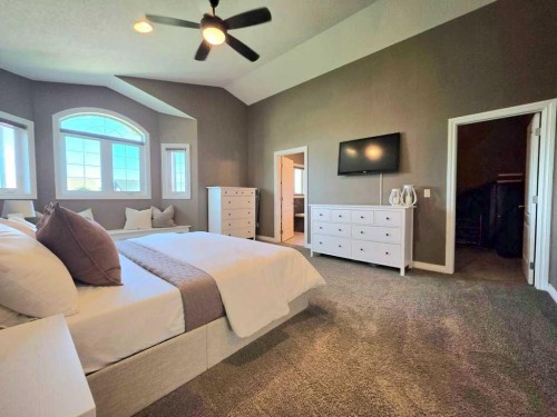409 13 Street Se, Slave Lake, AB - Indoor Photo Showing Bedroom
