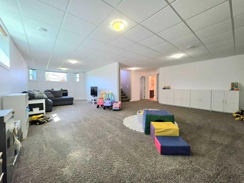 409 13 Street Se, Slave Lake, AB - Indoor