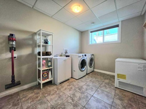 409 13 Street Se, Slave Lake, AB - Indoor Photo Showing Laundry Room