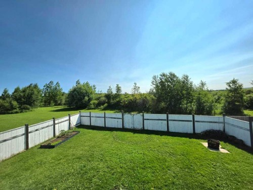 409 13 Street Se, Slave Lake, AB - Outdoor With Backyard