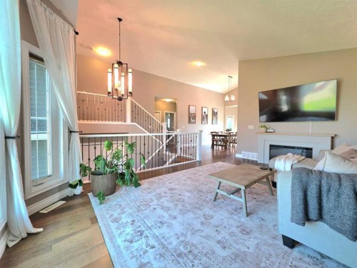 409 13 Street Se, Slave Lake, AB - Indoor Photo Showing Living Room