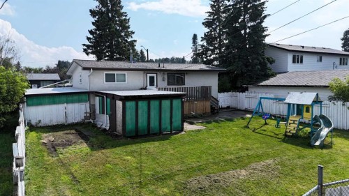 4346 9Th Avenue, Edson, AB - Outdoor With Above Ground Pool