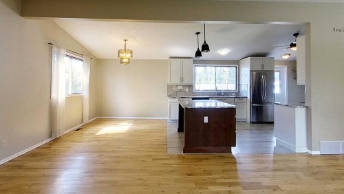 4346 9Th Avenue, Edson, AB - Indoor Photo Showing Kitchen