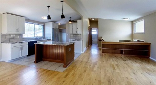 4346 9Th Avenue, Edson, AB - Indoor Photo Showing Kitchen