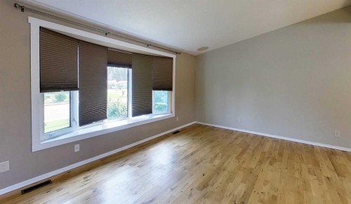 4346 9Th Avenue, Edson, AB - Indoor Photo Showing Other Room