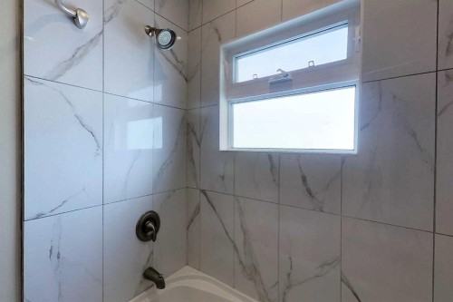 4346 9Th Avenue, Edson, AB - Indoor Photo Showing Bathroom