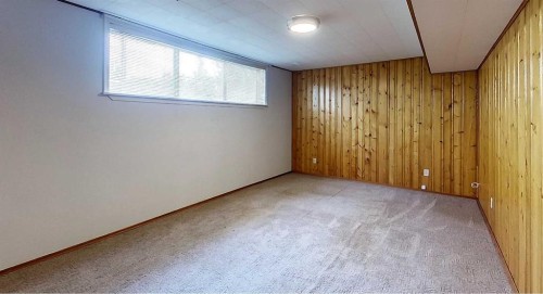 4346 9Th Avenue, Edson, AB - Indoor Photo Showing Other Room