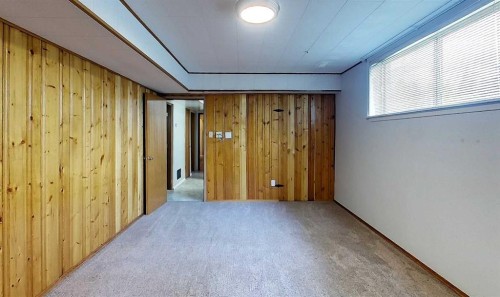 4346 9Th Avenue, Edson, AB - Indoor Photo Showing Other Room