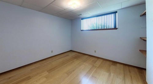 4346 9Th Avenue, Edson, AB - Indoor Photo Showing Other Room