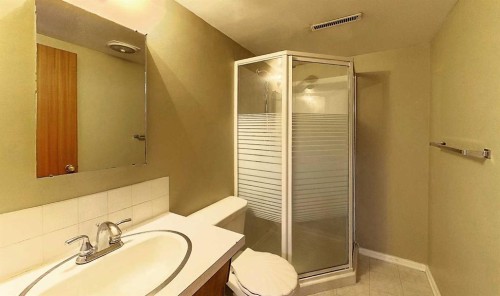 4346 9Th Avenue, Edson, AB - Indoor Photo Showing Bathroom