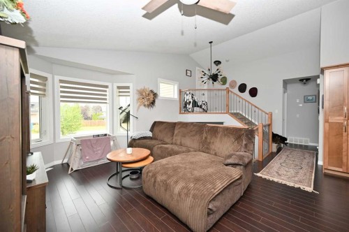 5404 Aspen Lane, Athabasca, AB - Indoor Photo Showing Living Room