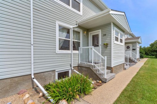 36 Poplar Crescent, Springbrook, AB - Outdoor