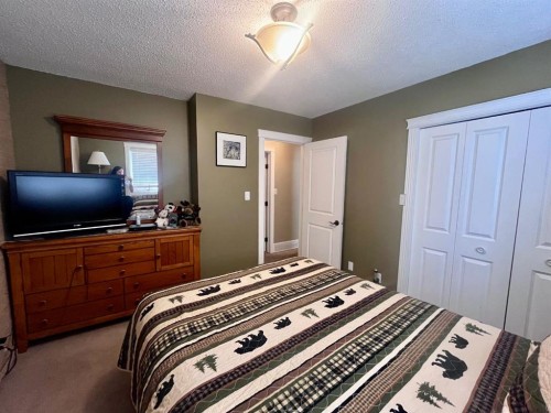 165 Mcpherson Drive, Hinton, AB - Indoor Photo Showing Bedroom