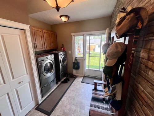165 Mcpherson Drive, Hinton, AB - Indoor Photo Showing Laundry Room