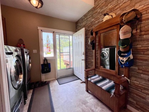 165 Mcpherson Drive, Hinton, AB - Indoor Photo Showing Laundry Room