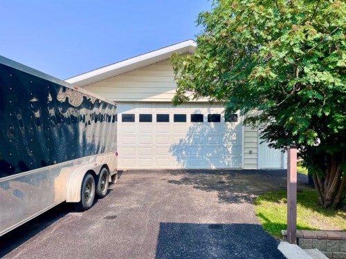 165 Mcpherson Drive, Hinton, AB - Outdoor