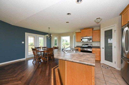 61016 Range Road 222, Rural Thorhild County, AB - Indoor Photo Showing Kitchen With Double Sink