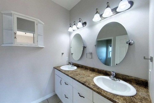 1622 41A Street, Edson, AB - Indoor Photo Showing Bathroom